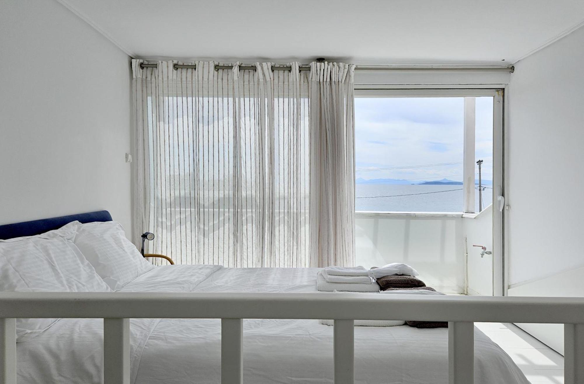 Lagonisi Beach House Kalivia Thorikou Extérieur photo